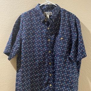 Duluth Trading Company Button Down Shirt